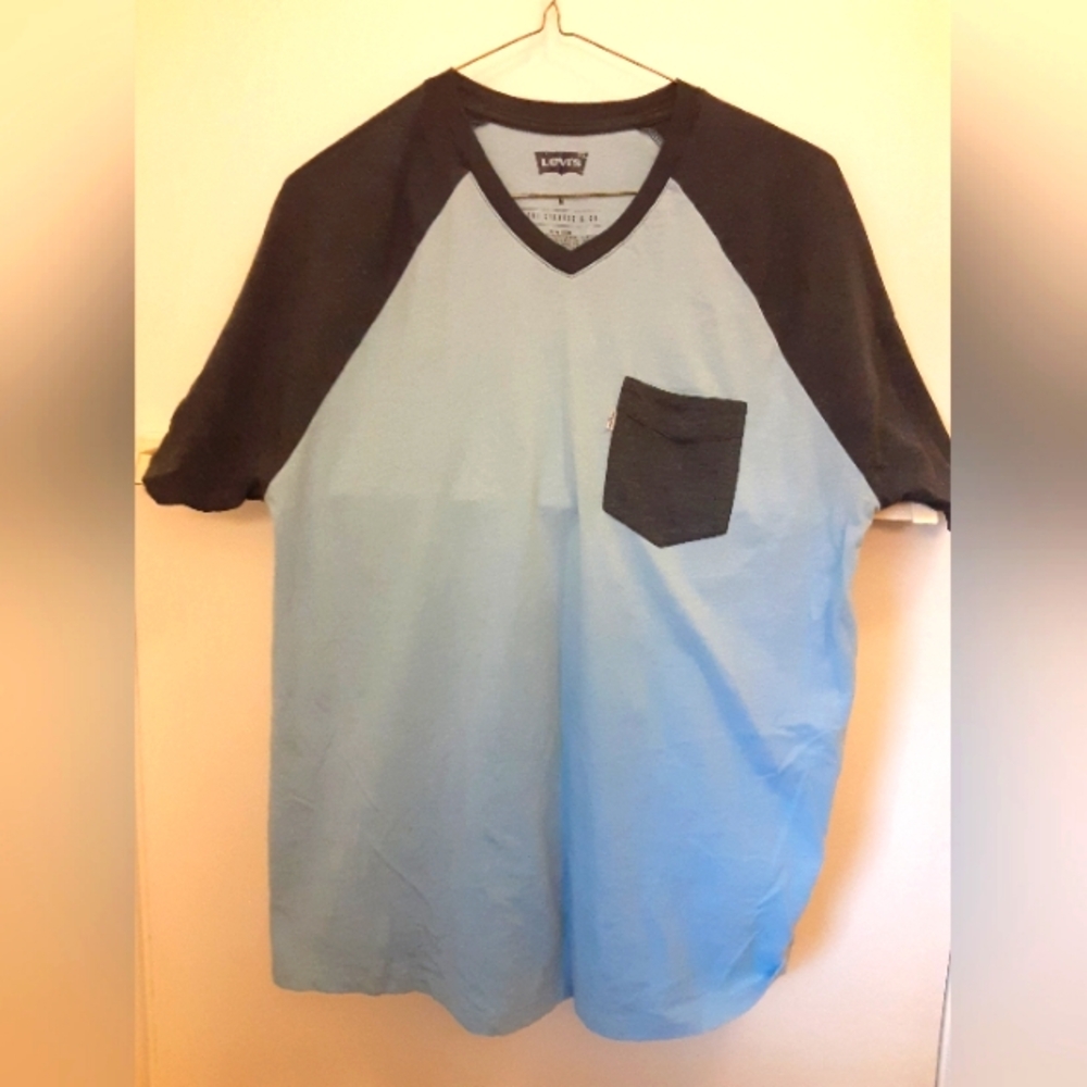 Vee neck t-shirt